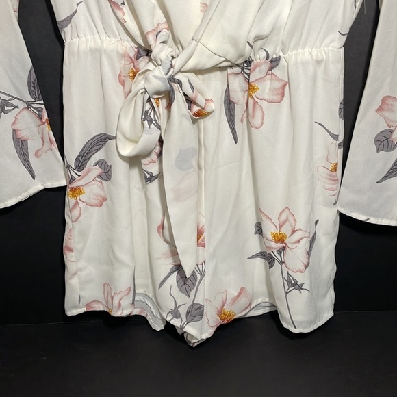 SUGAR LIPS summer long sleeve bow + tie ivory romper in women’s size XS - Picture 5 of 11